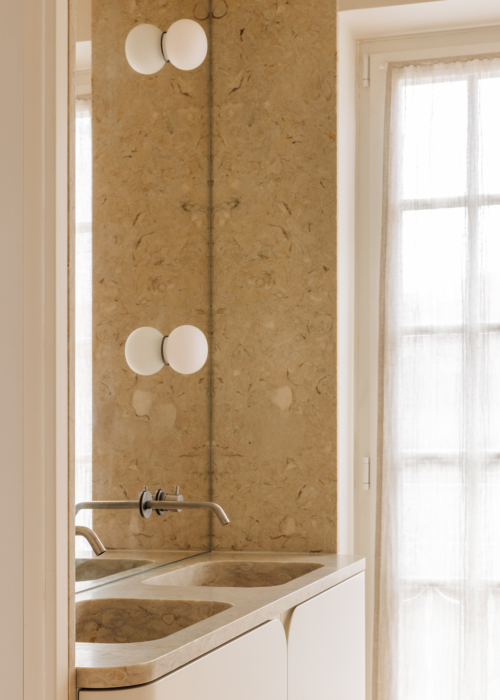 Edifício na Remédios à Lapa