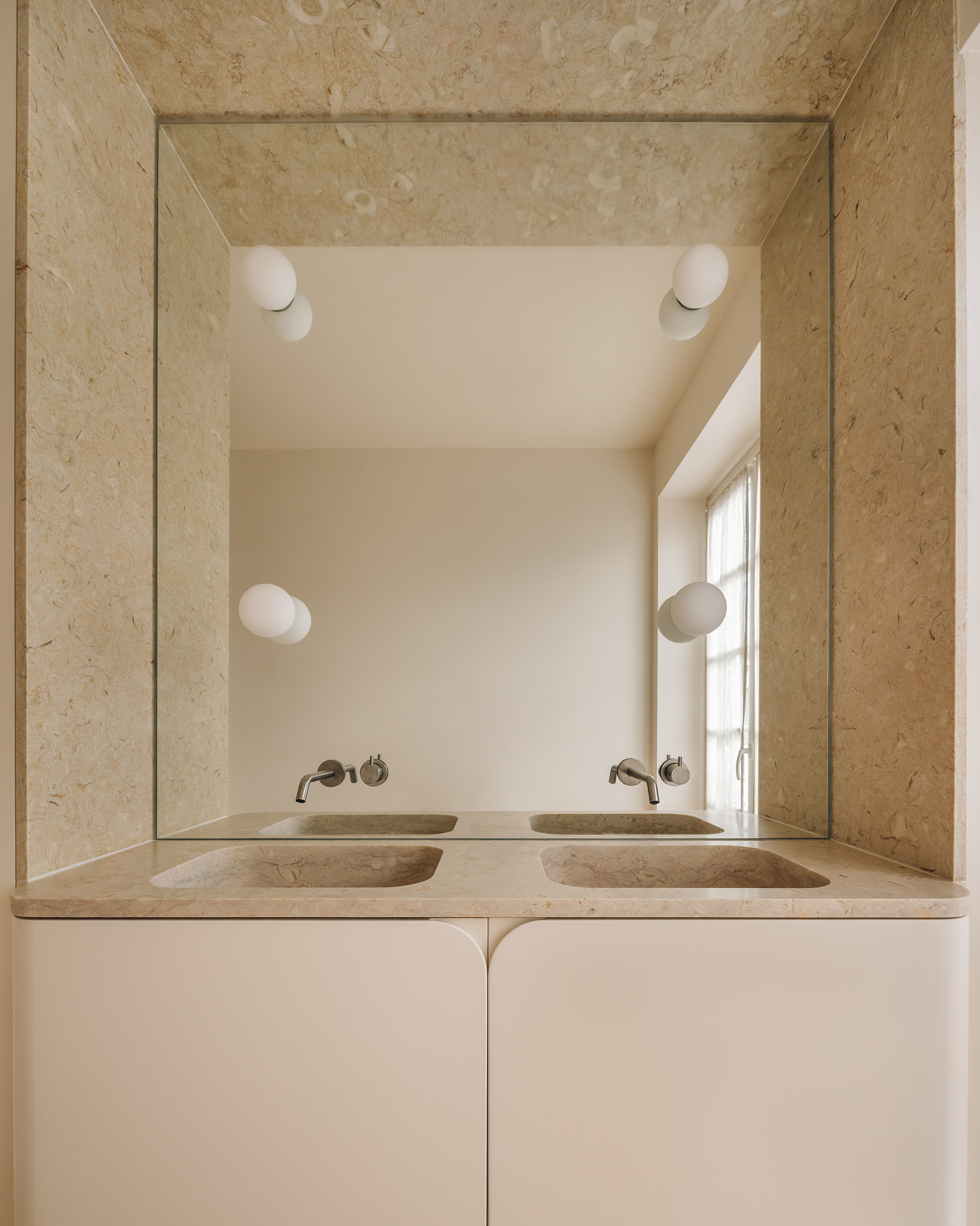 Edifício na Remédios à Lapa