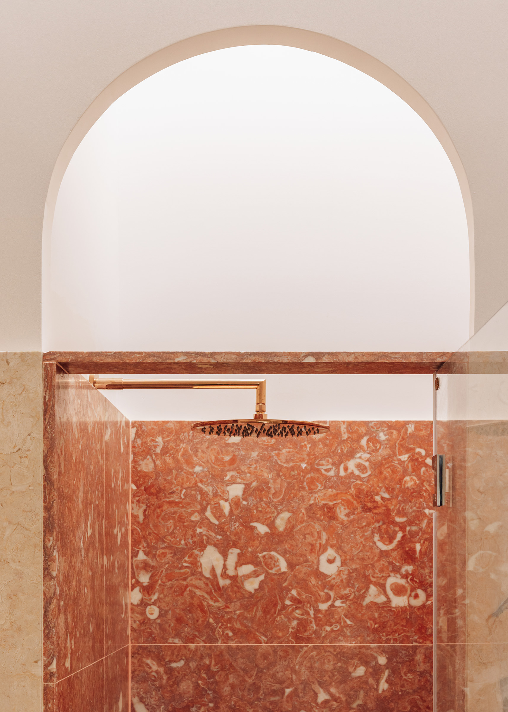 Edifício na Remédios à Lapa