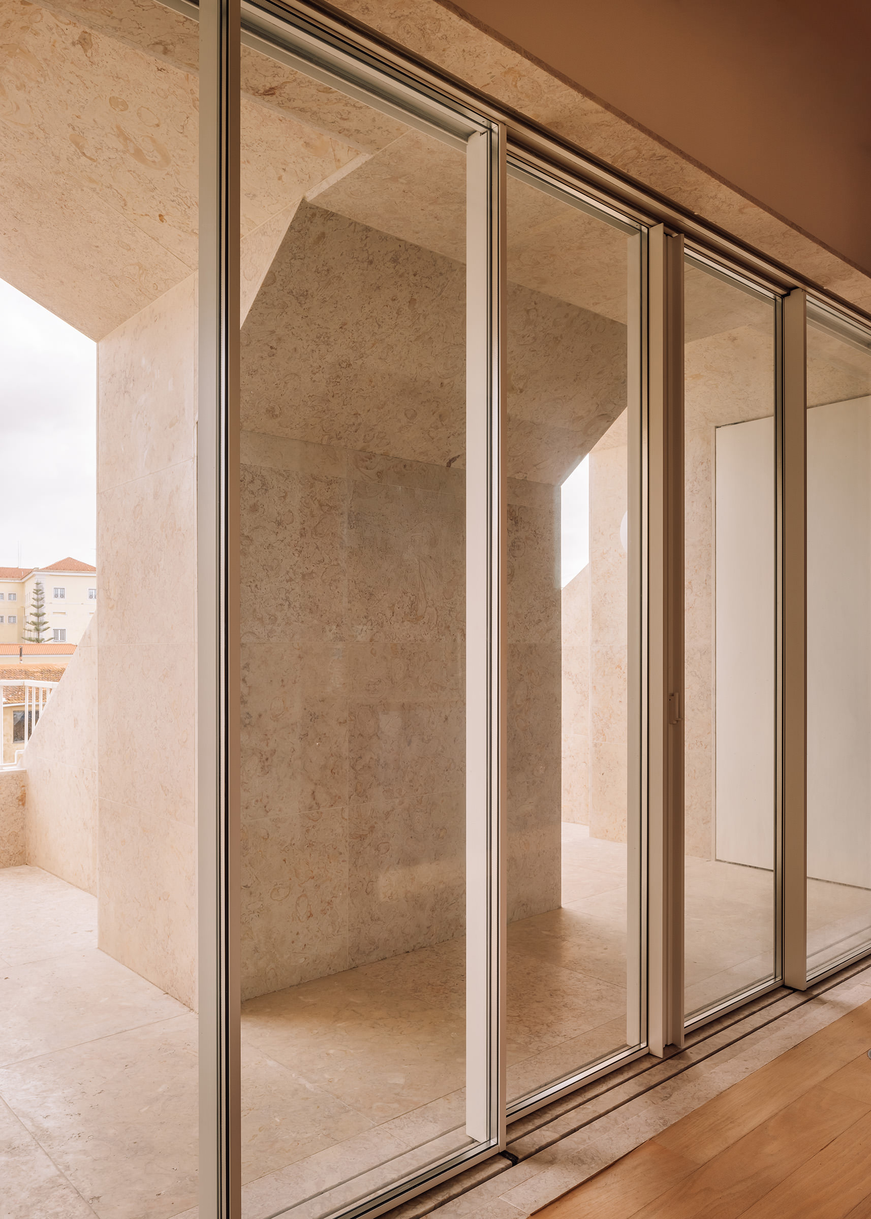 Edifício na Remédios à Lapa