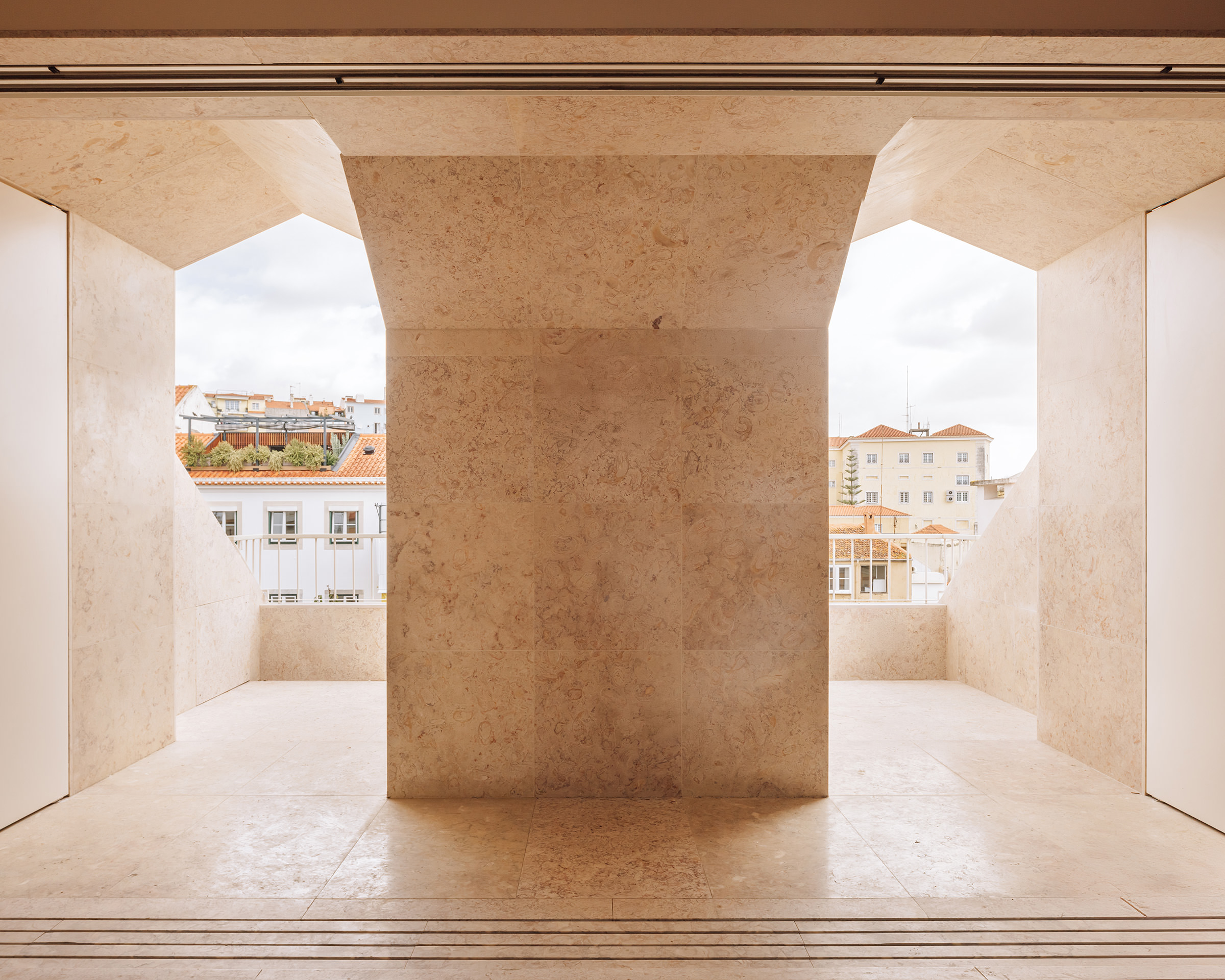 Edifício na Remédios à Lapa