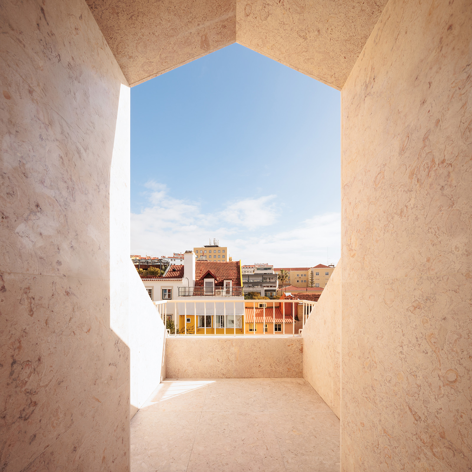 Edifício na Remédios à Lapa